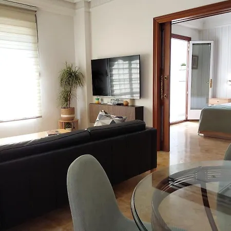 D65 Centrally Locatedwell Connected Parking Apartment Alicante