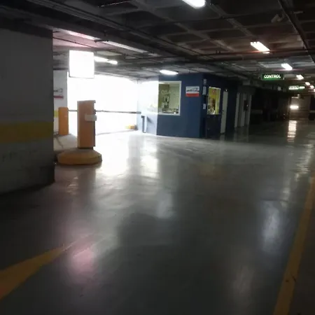 D65 Centrally Locatedwell Connected Parking Apartment *