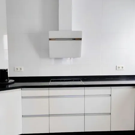 D65 Centrally Locatedwell Connected Parking 알리칸테